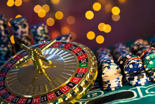 Multiple live-dealer table layouts with different game options